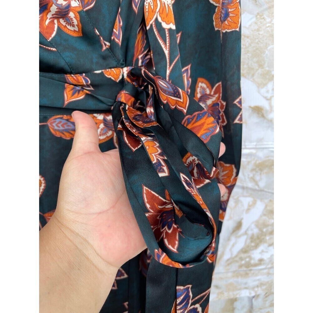 BCBGMAXAZRIA Floral Wrap Dress size medium - Picture 8 of 12